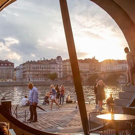 Capitol Deluxe Apartment Praha Bagian luar foto