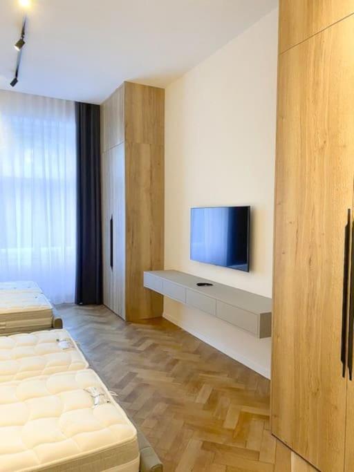 Capitol Deluxe Apartment Praha Bagian luar foto
